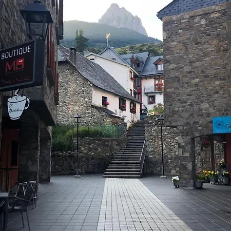 Centrico, Destino * Sallent de Gállego