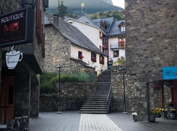 Centrico, Destino * Sallent de Gállego